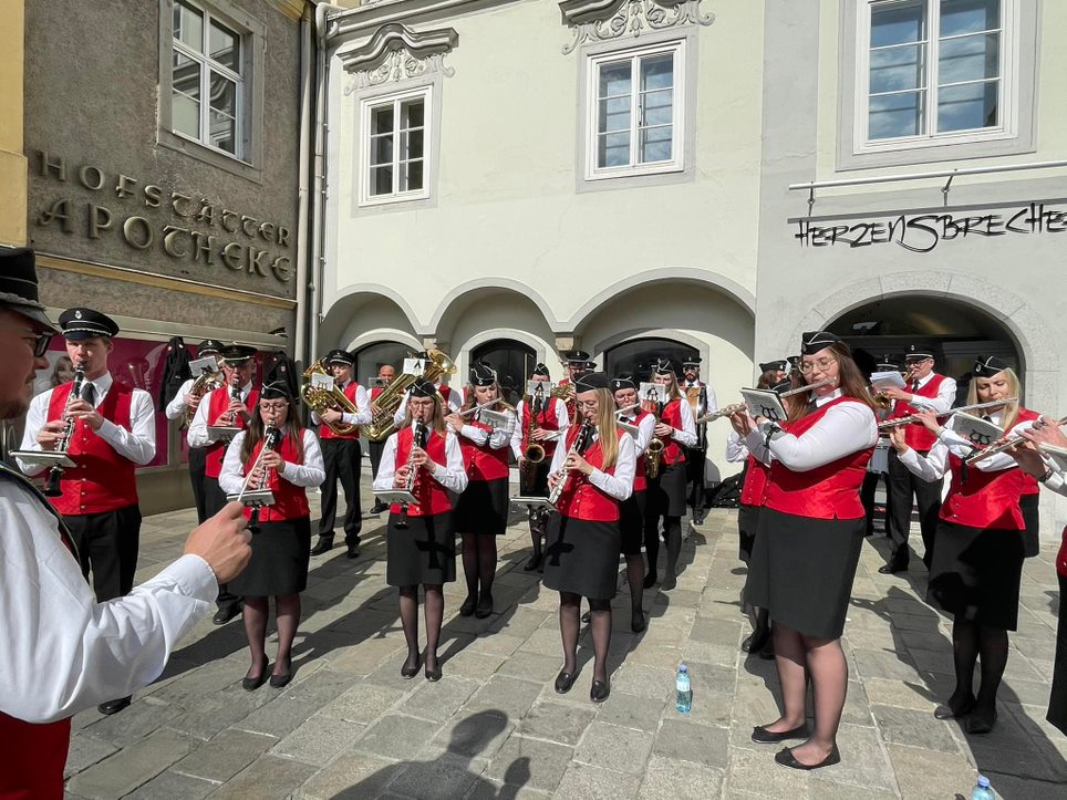 Maibaumaufstellen in Linz 2022